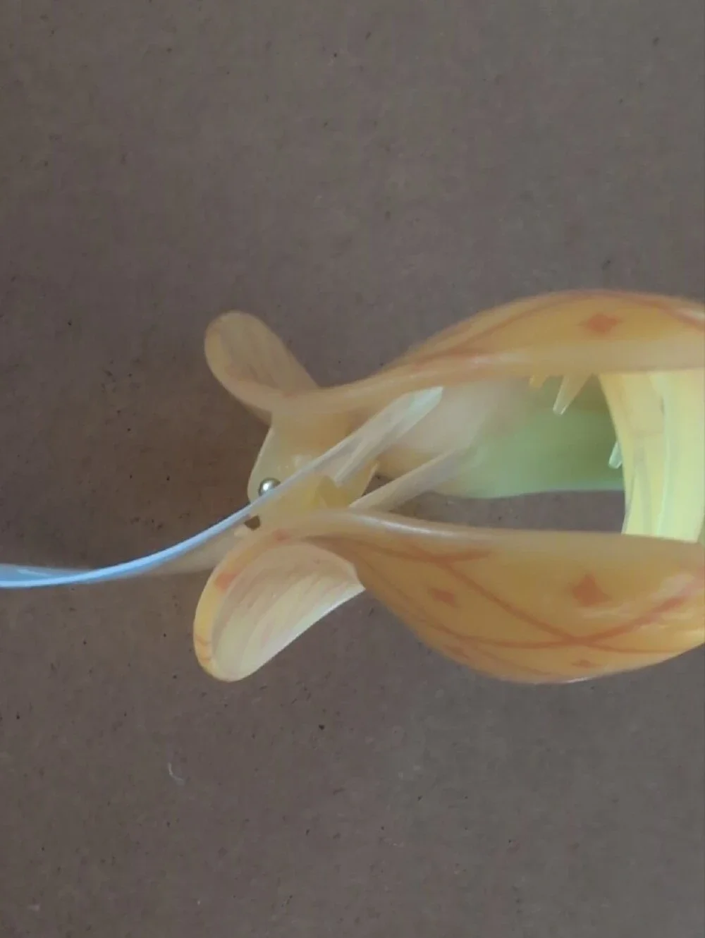 Pineapple Print Crescent Hair Clip - Yellow & Green